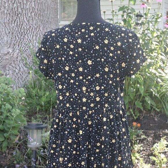 L.A. Hearts Rayo Ruffle Hem Dress Black Floral V-Neck - Picture 3 of 7